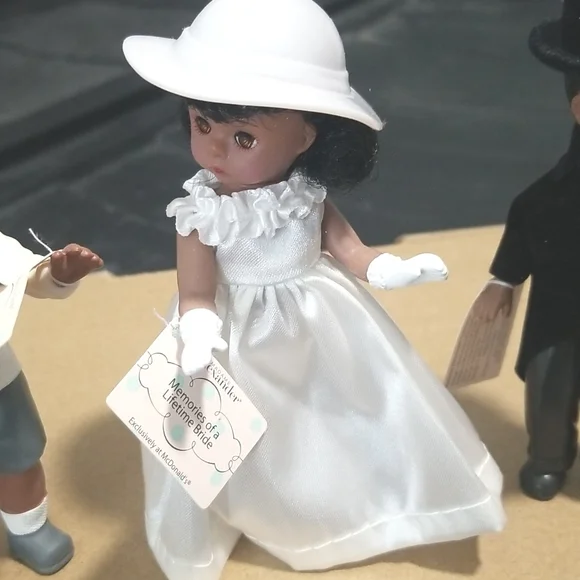 Madam Alexander bundle Three Wedding dolls - Picture 3 of 8